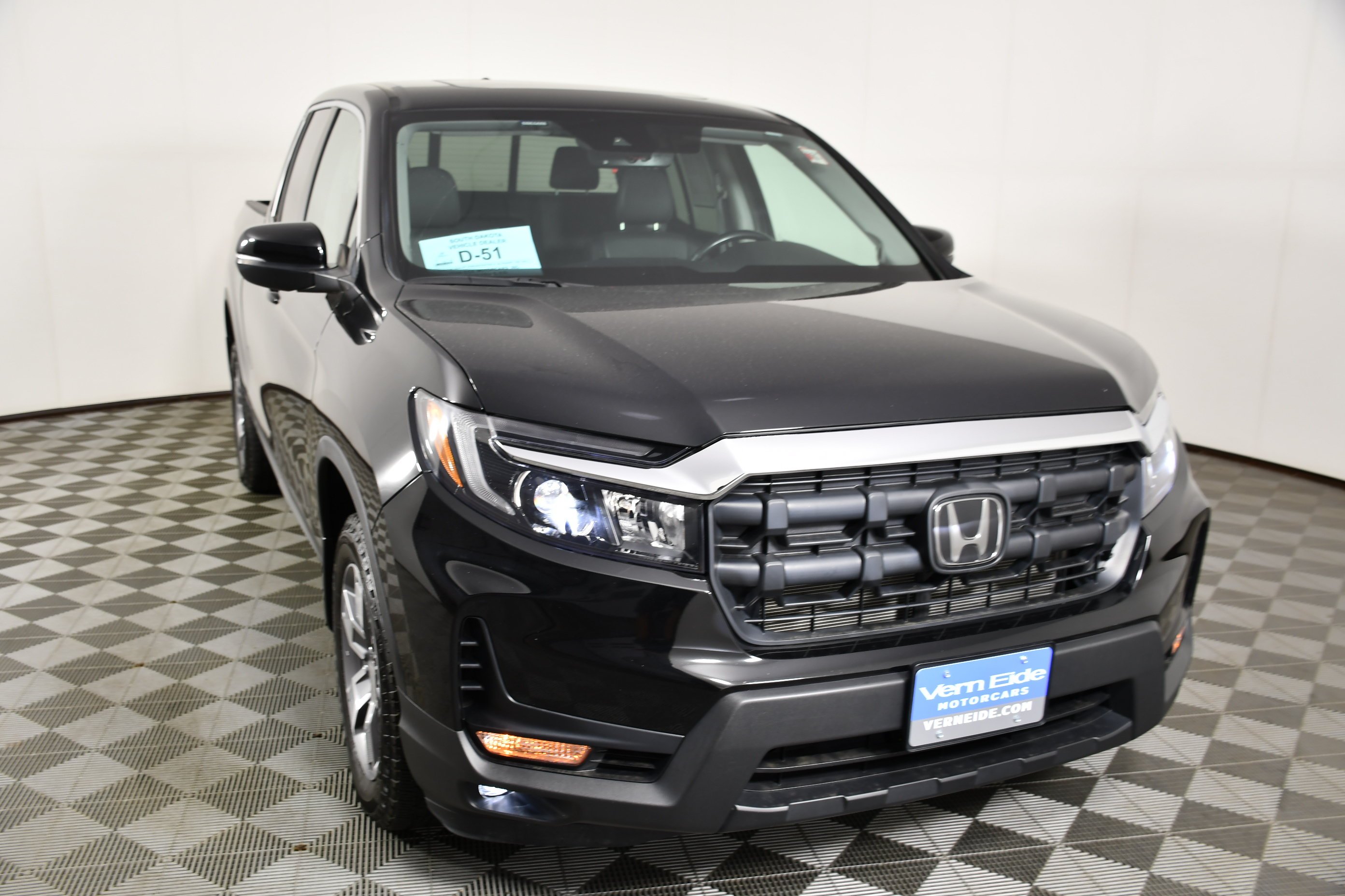 Certified Used 2024 Crystal Black Pearl Honda RTL image 3