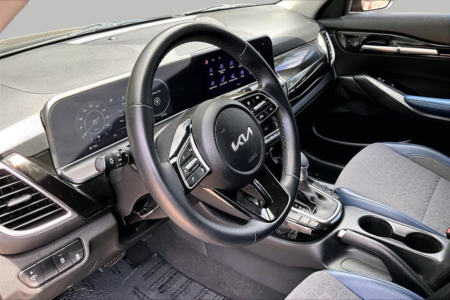 Used 2024 Fusion Black Kia S image 17
