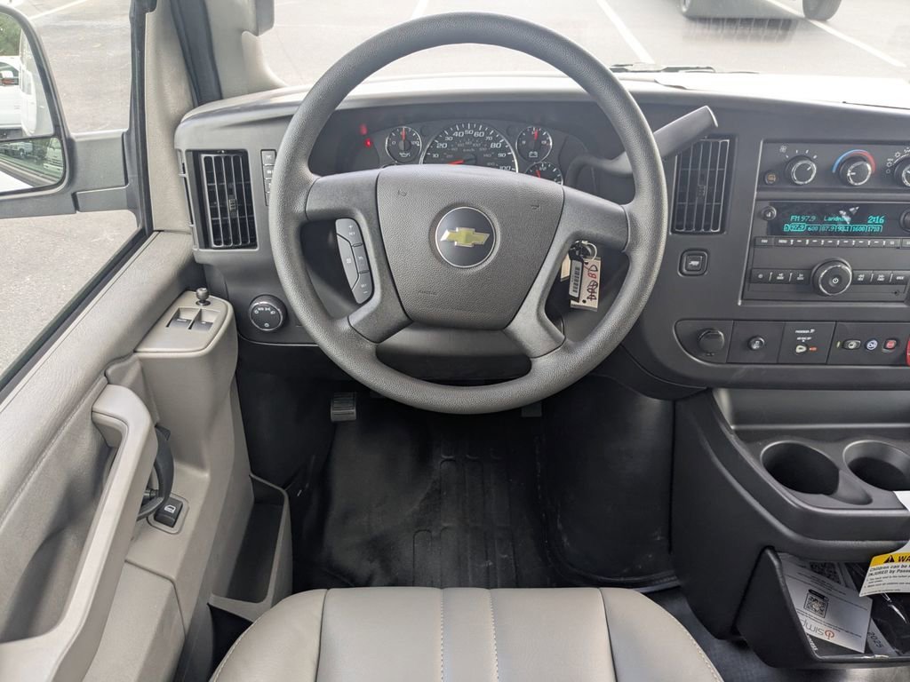 2025 Chevrolet Express Cargo Work Van - Photo 18