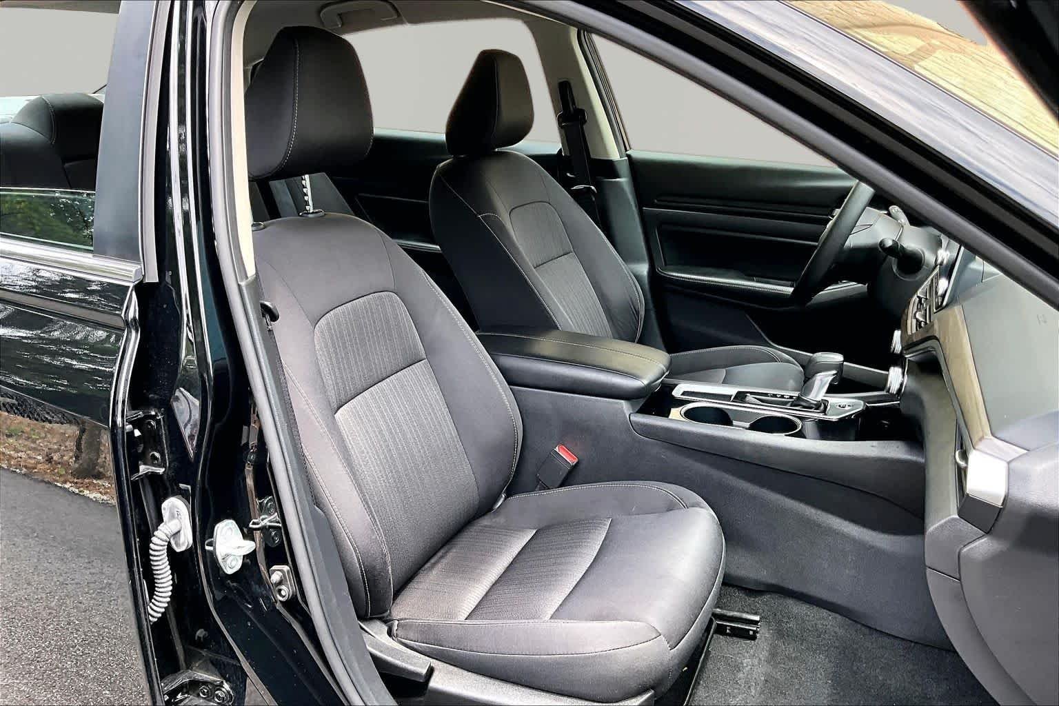 2024 Nissan Altima SV - Photo 9