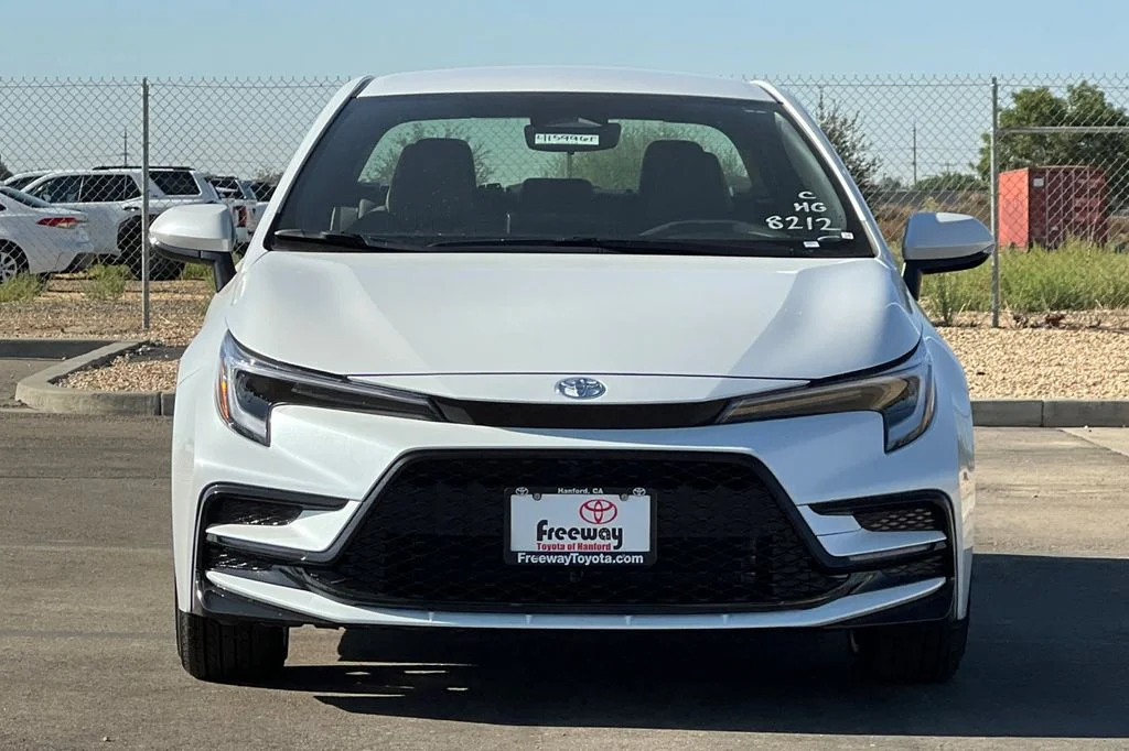 New 2026 Wind Chill Pearl Toyota Hybrid SE image 9