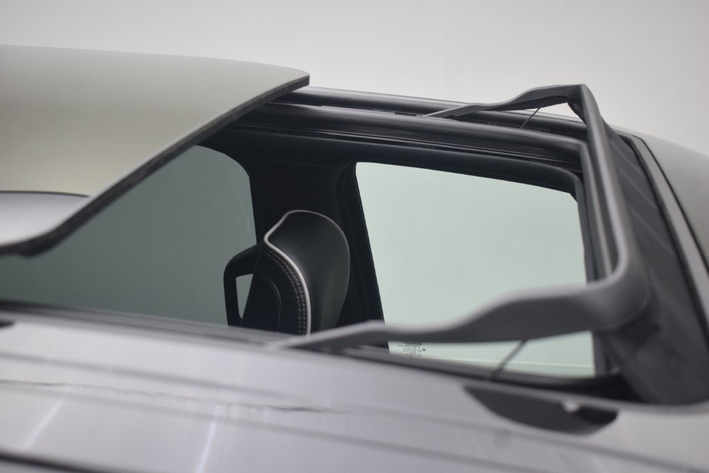 New 2027 Diamond Black Crystal Pearl-Coat Exterior Paint RAM Laramie image 10