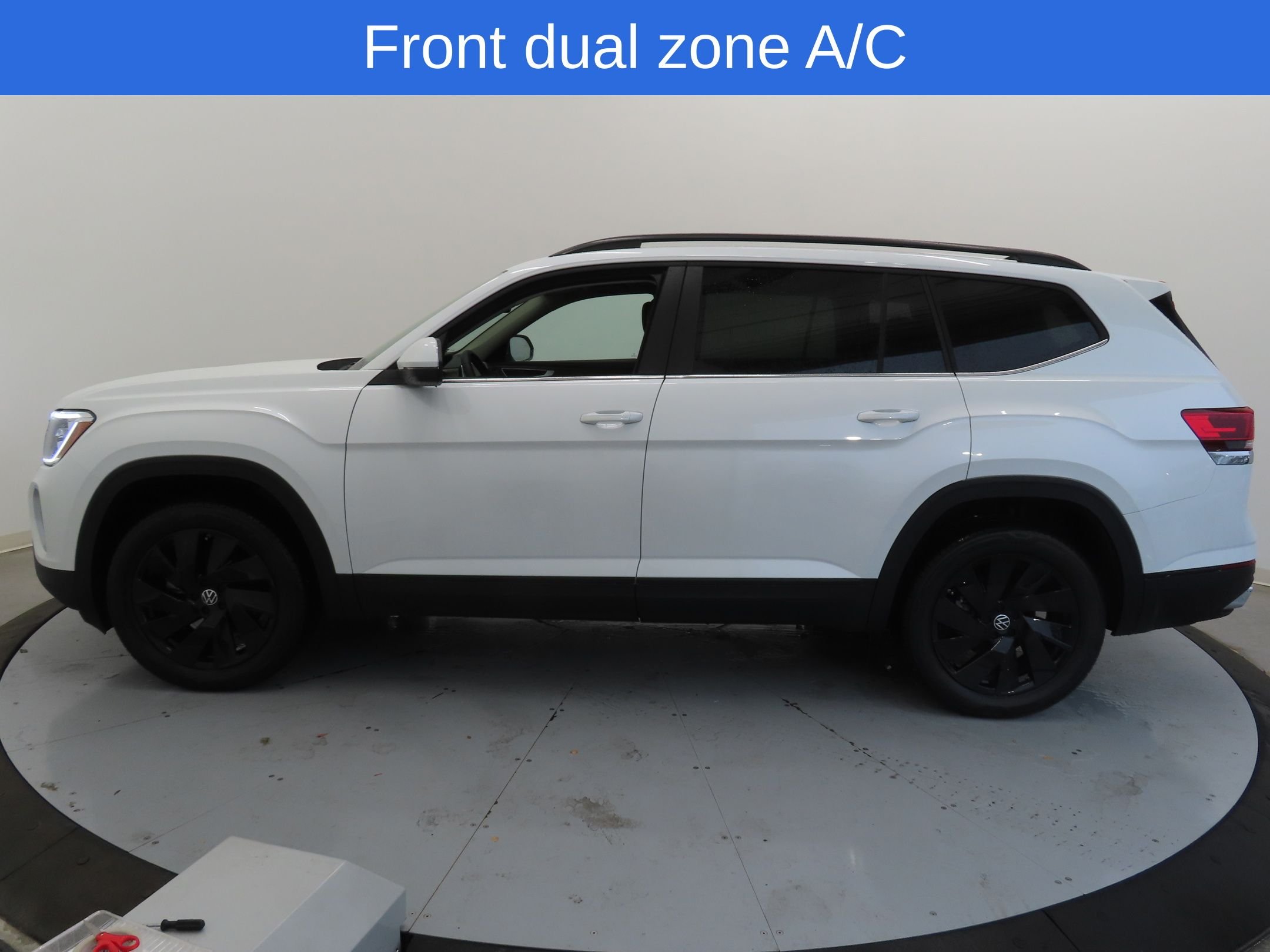 Used 2026 White Volkswagen 2.0T SE w/Technology image 3