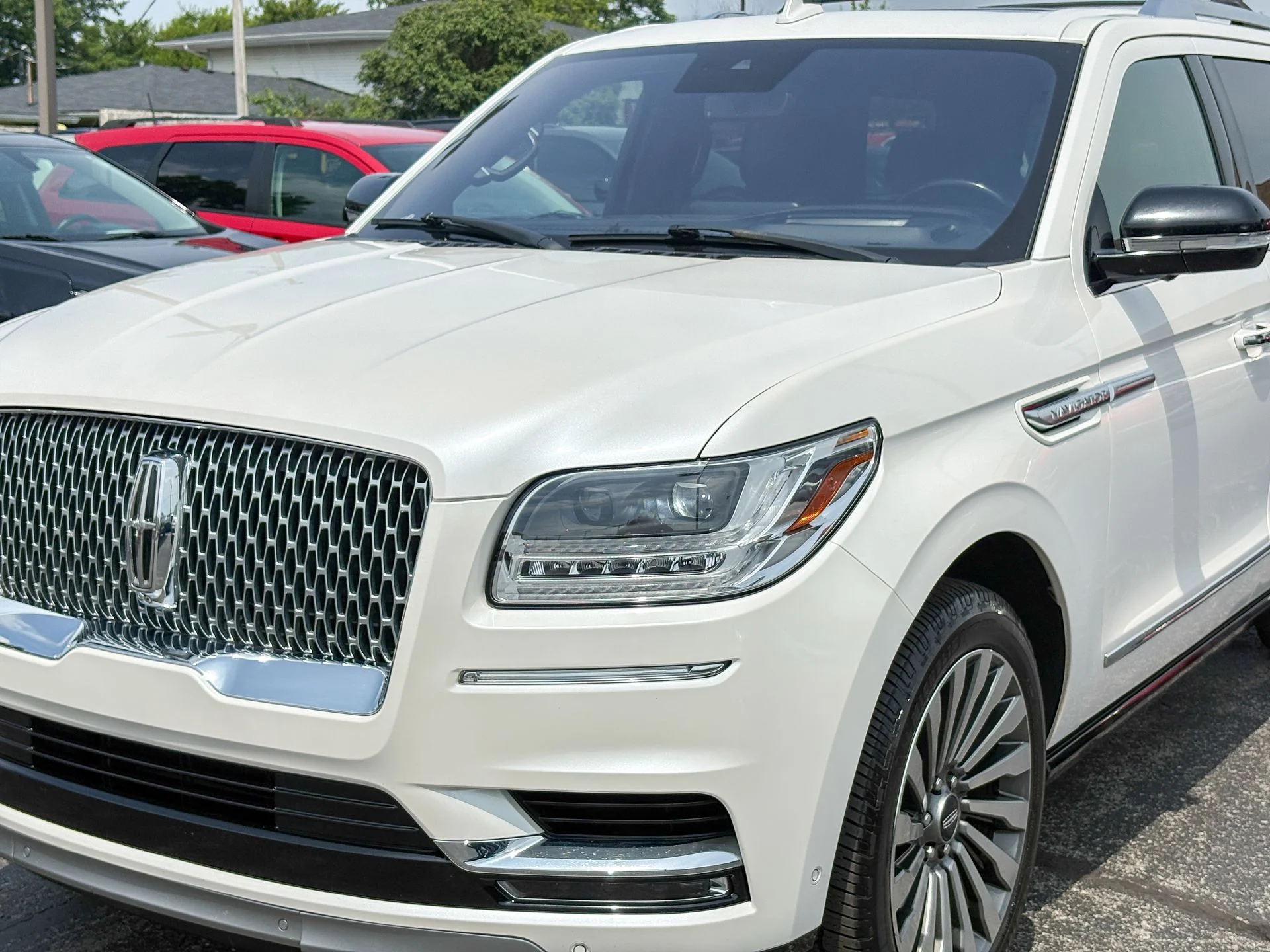 Used 2019 White Lincoln Reserve image 7