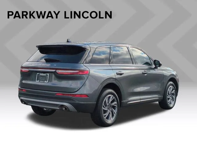 Used 2023 Gray Lincoln Standard image 5