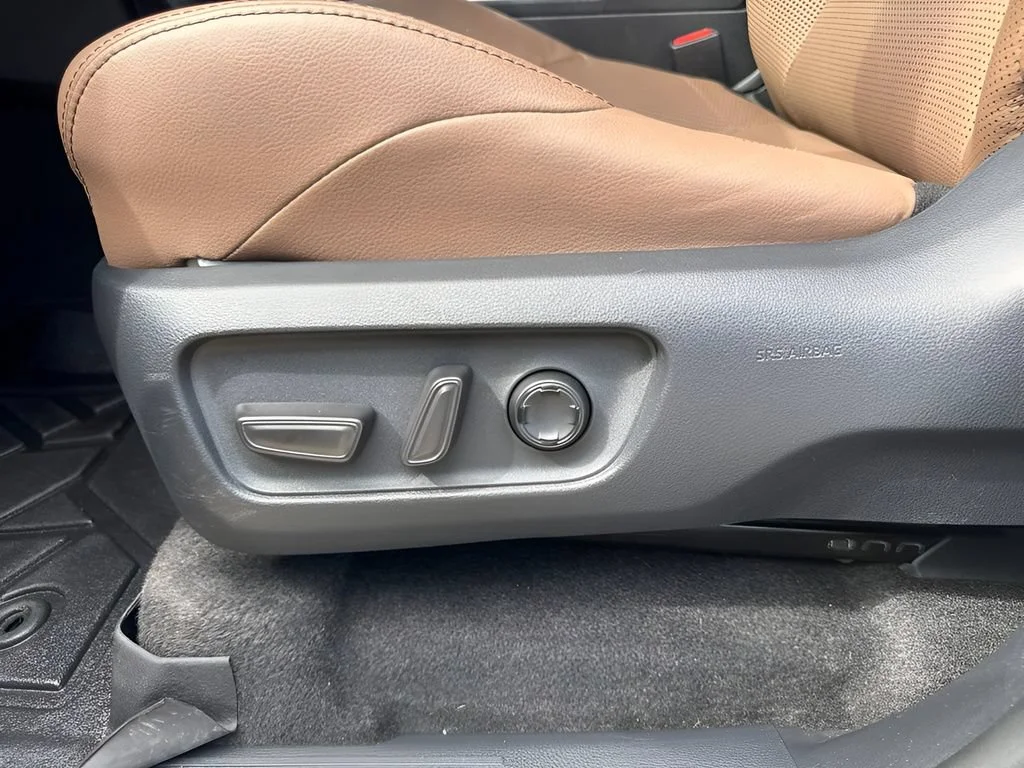 Used 2025  Toyota SR5 image 10