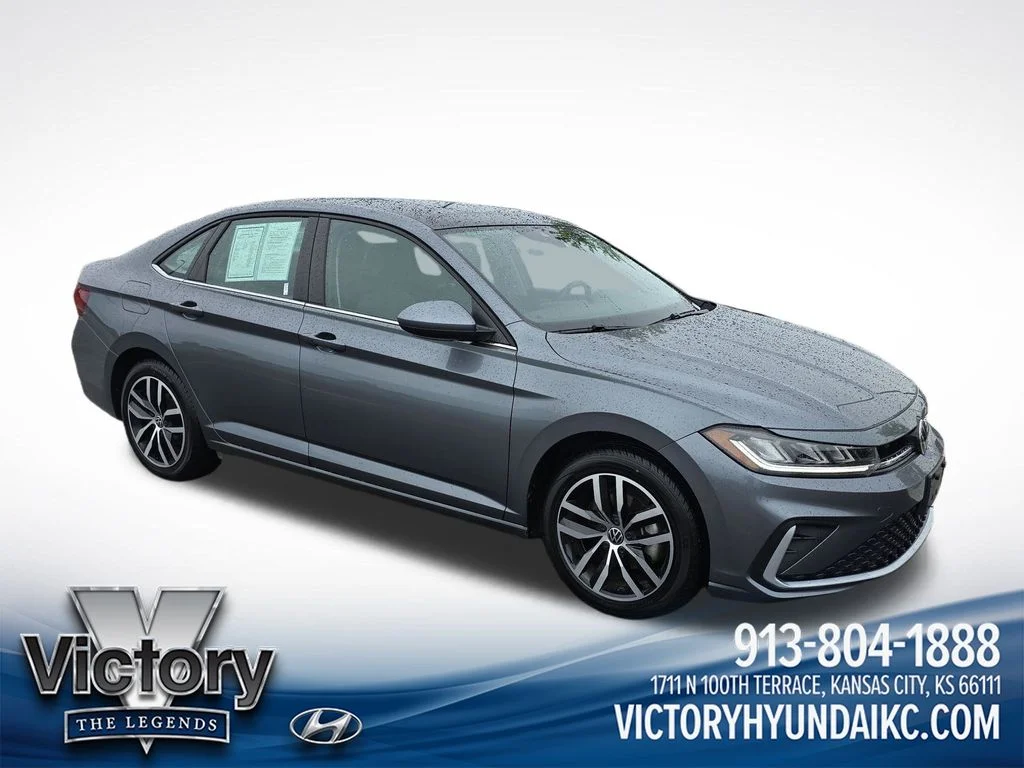 Used 2025  Volkswagen 1.5T SE image 7