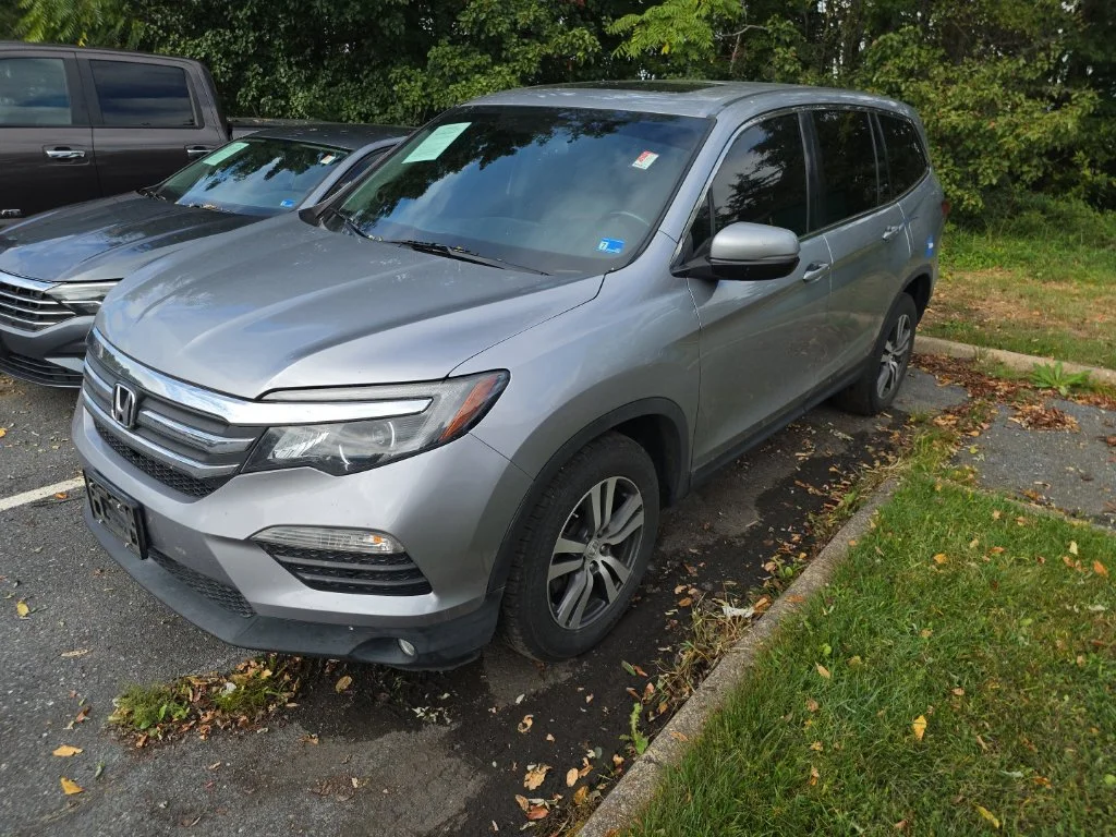 Used 2016  Honda EX-L image 1