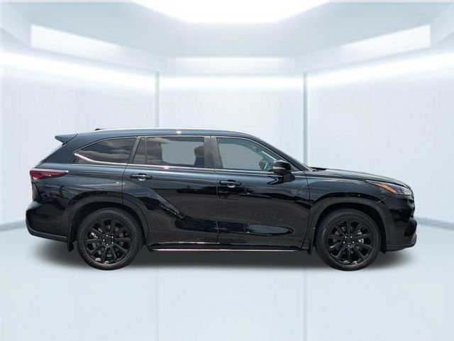 Used 2024 Black Toyota XLE image 7