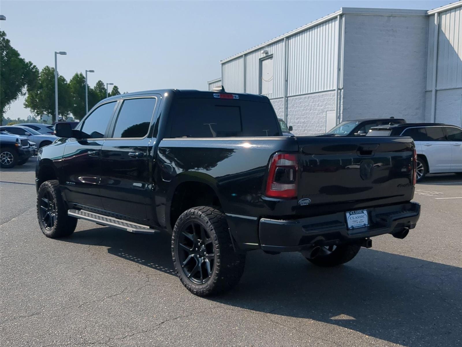 Used 2024  RAM TRUCK LARAM image 3