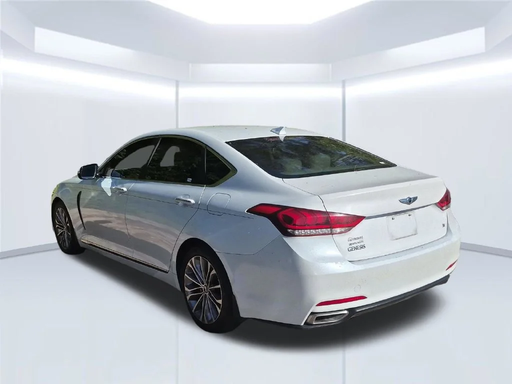 Used 2016 White Hyundai 3.8 image 2
