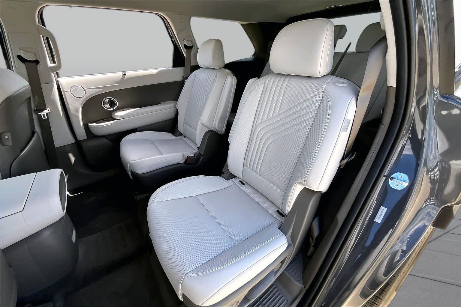 Used 2026 Ecotronic Gray Pearl Hyundai SEL 7P image 21
