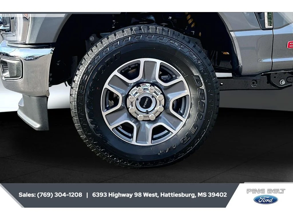 New 2027 Carbonized Gray Metallic Ford F-250® Lariat® image 7