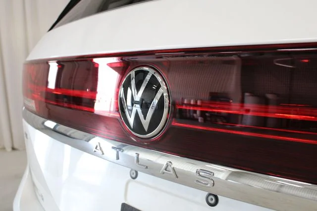 New 2026 White Volkswagen 2.0T SE image 30