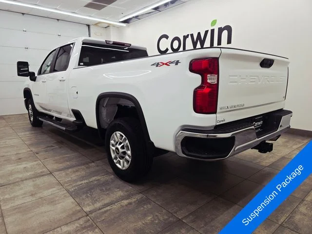 Used 2025 Summit White Chevrolet LT image 3