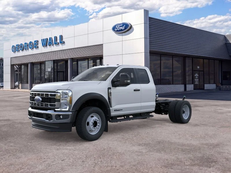 New 2026 Oxford White Ford F-550® XL image 31