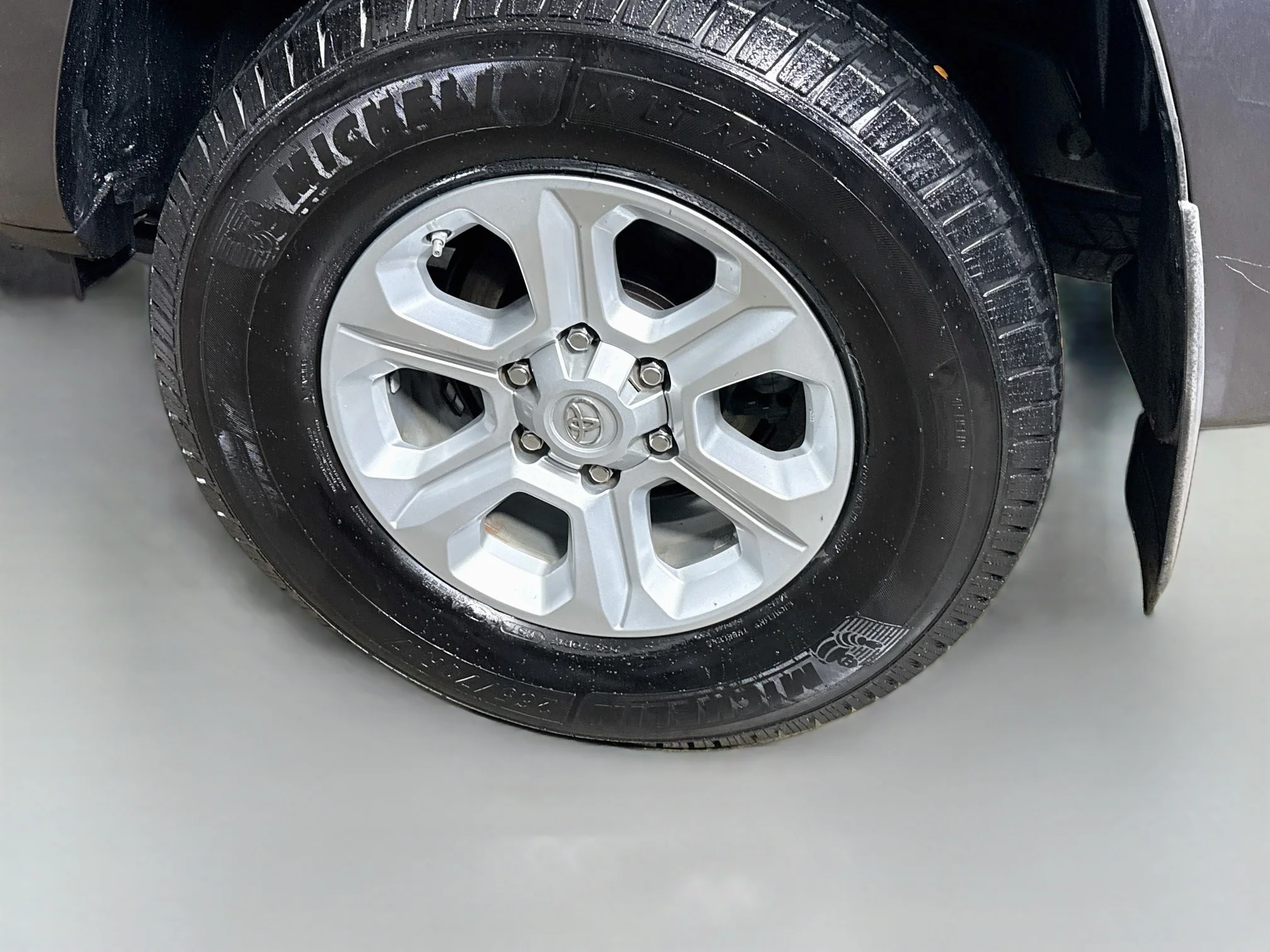 Used 2020 Magnetic Gray Metallic Toyota SR5 Premium image 30