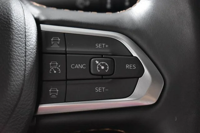 Used 2022 Gray Jeep Limited image 23