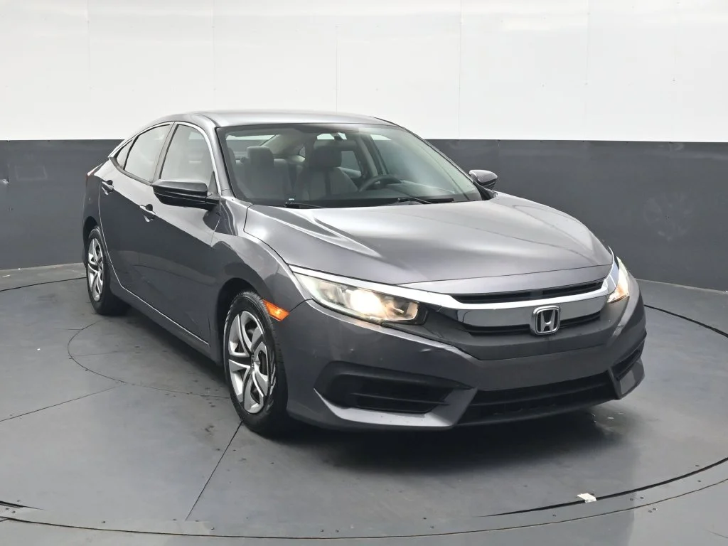 Certified Used 2018 Lunar Silver Metallic Honda LX image 2