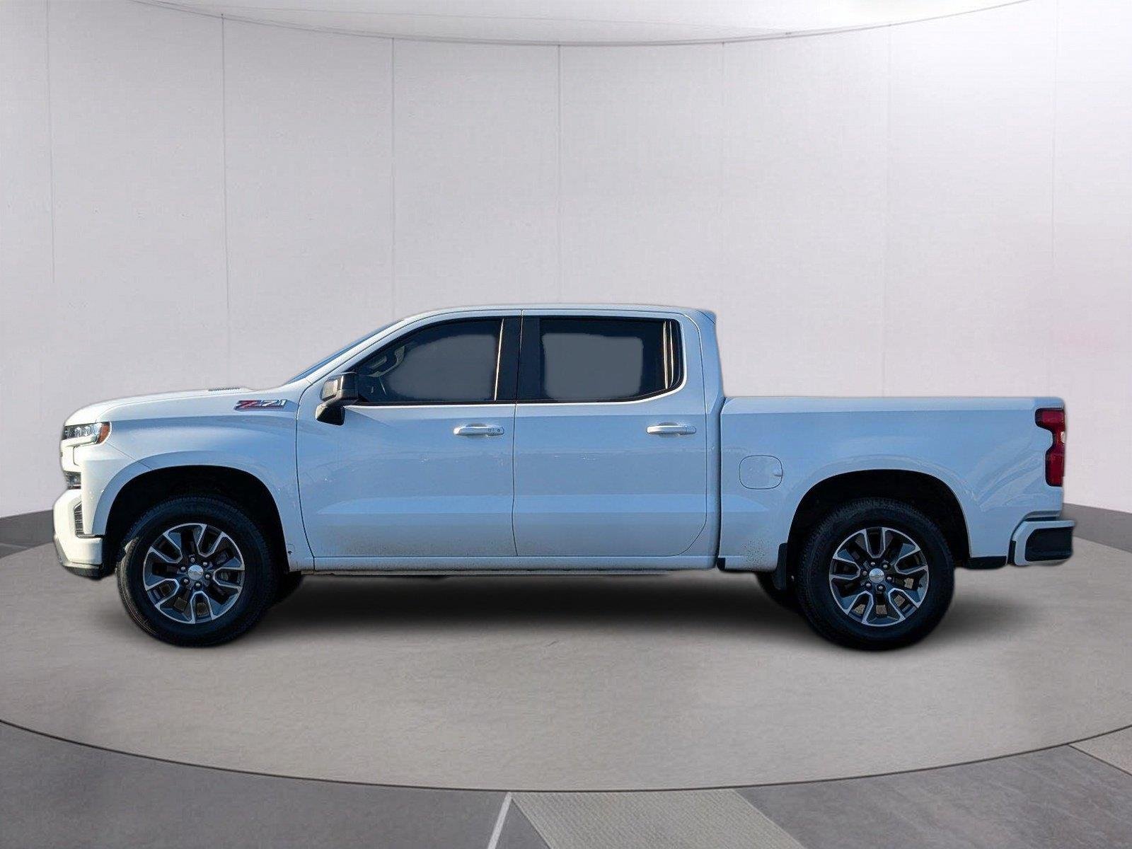 Used 2021 Summit White Chevrolet RST image 2