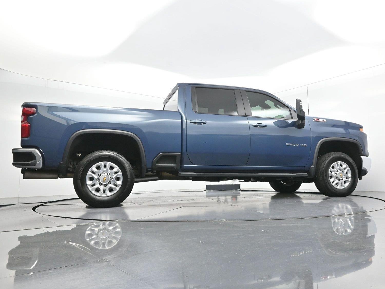 Used 2026 Lakeshore Blue Metallic Chevrolet LT image 51