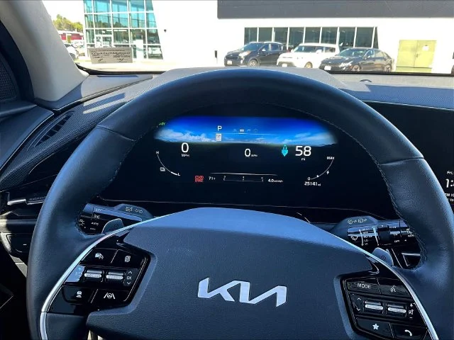 Used 2024 Blue Kia Wind image 15