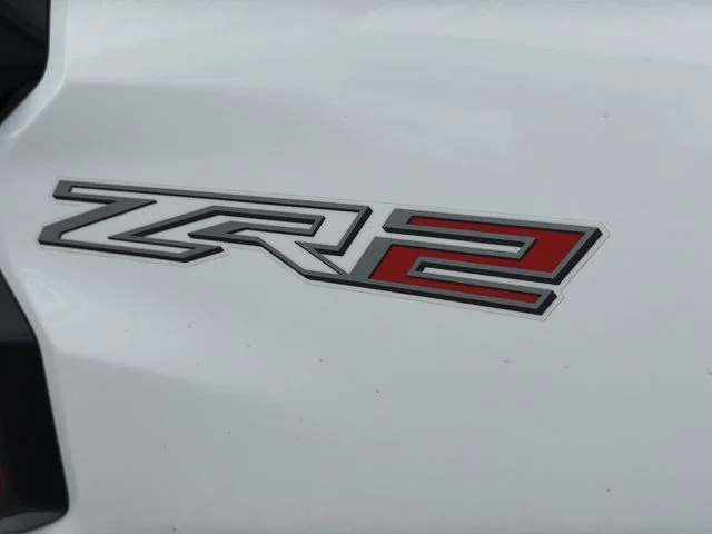 Used 2025 White Chevrolet ZR2 image 37