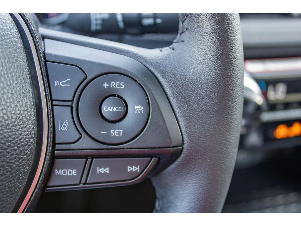 Used 2025 Blueprint Toyota Hybrid XLE image 39