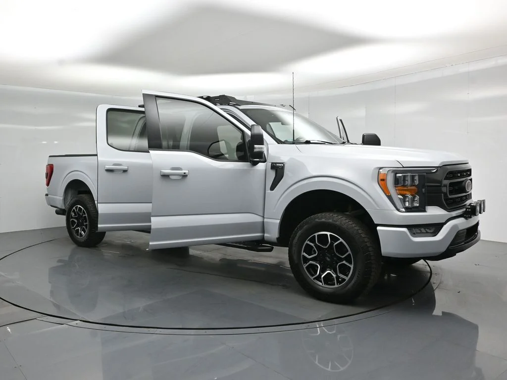 Used 2022 White Ford XLT image 30