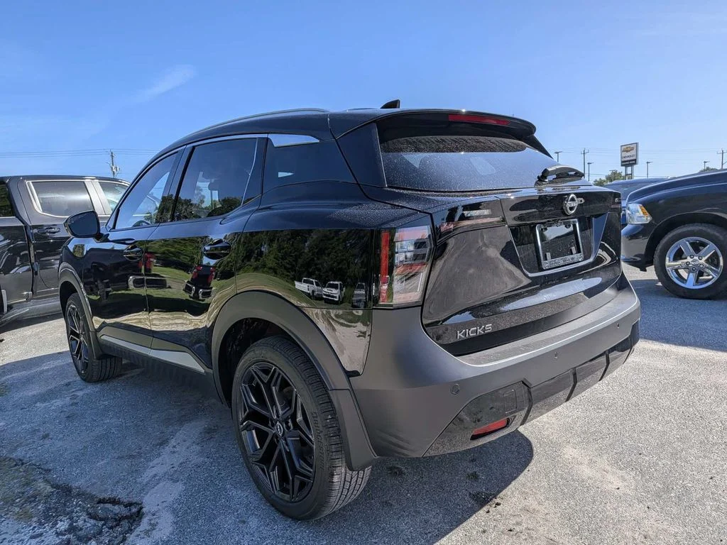 New 2027 Black Nissan SR image 5
