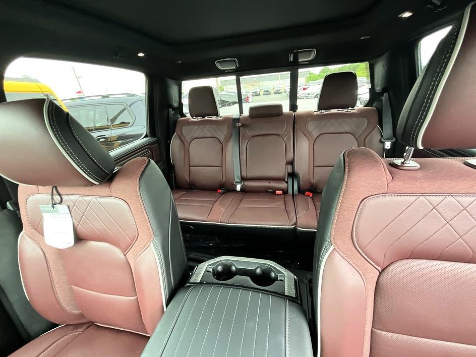 New 2026 Diamond Black Crystal Pearl-Coat Exterior Paint RAM Limited image 38