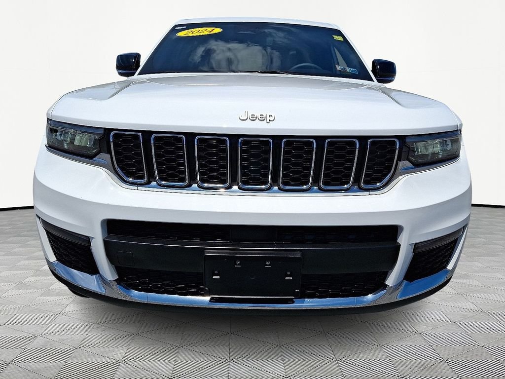 Used 2024 White Jeep Limited image 2