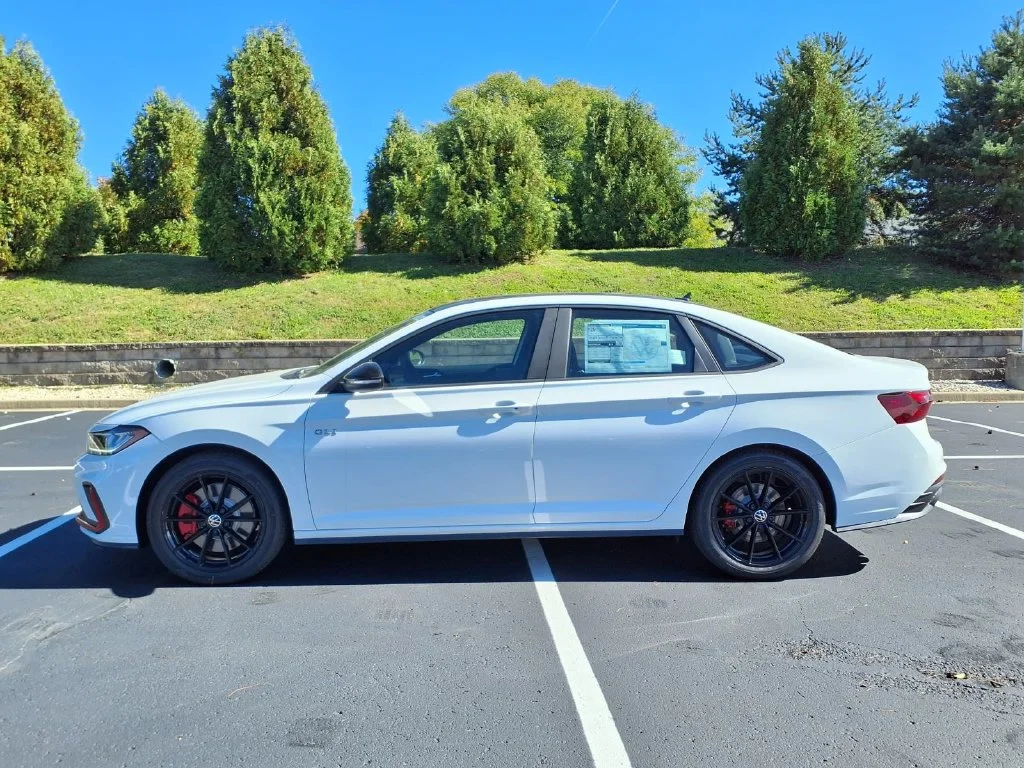 New 2027 Pure White Volkswagen 2.0T Autobahn image 5