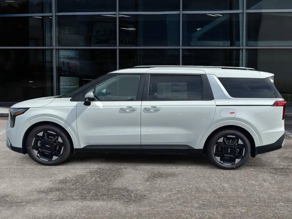 New 2026 Snow White Pearl Kia EX image 8