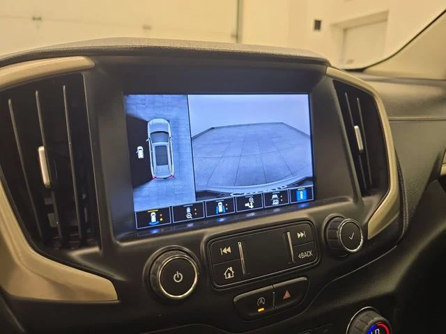 Used 2022 Quicksilver Metallic GMC Denali image 25