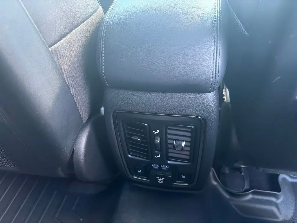 Certified Used 2020 Black Jeep Overland image 15