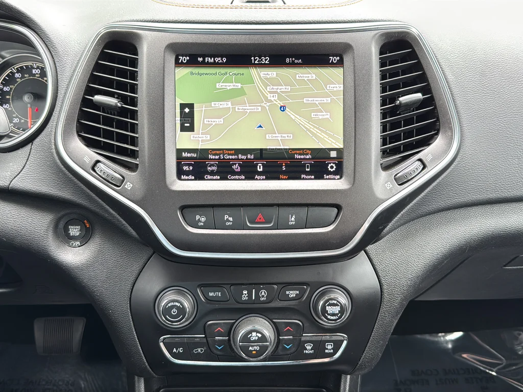 Used 2021 White Jeep Trailhawk image 17