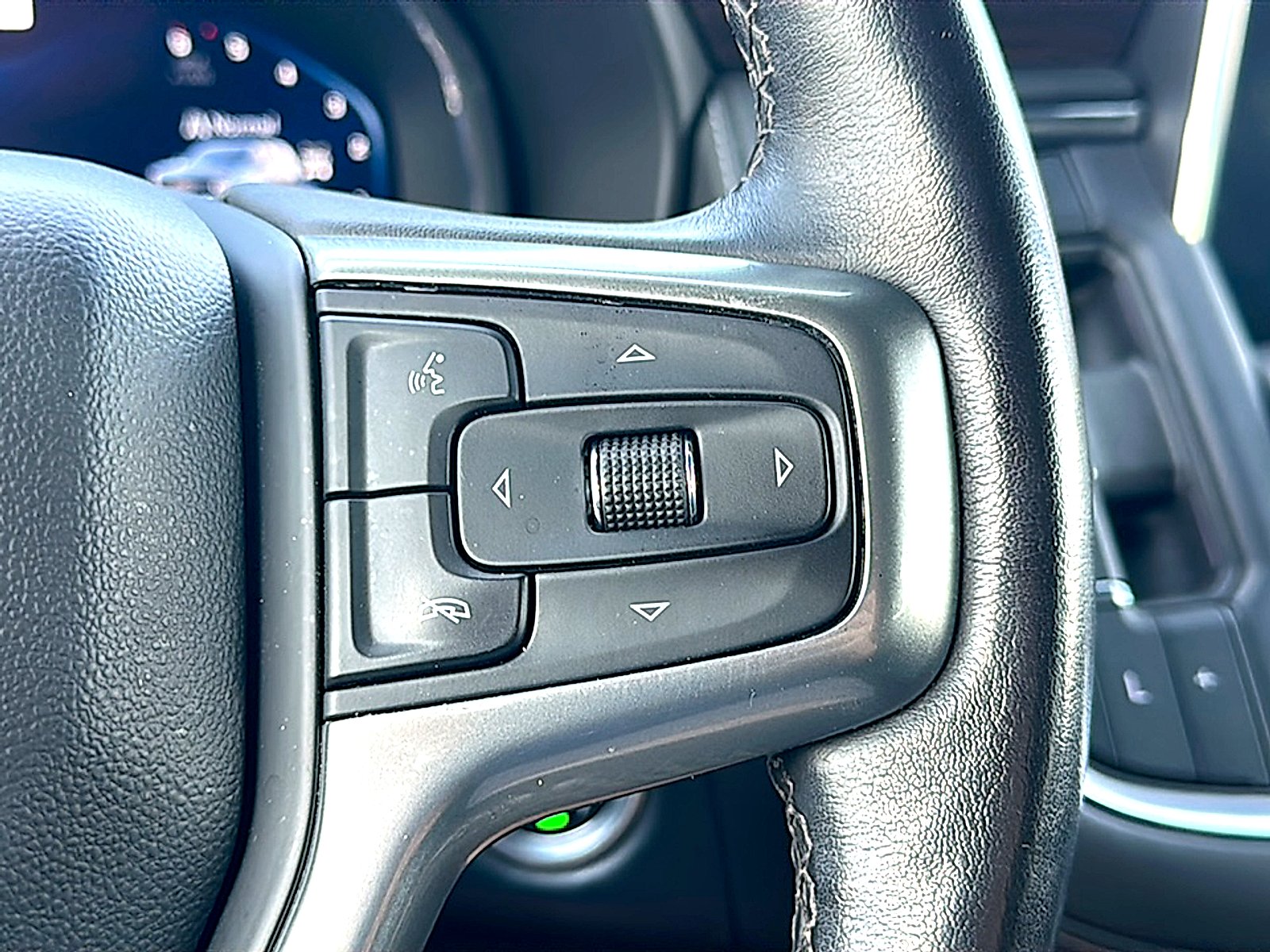 Used 2023 Gray Chevrolet 4WD Z71 image 31