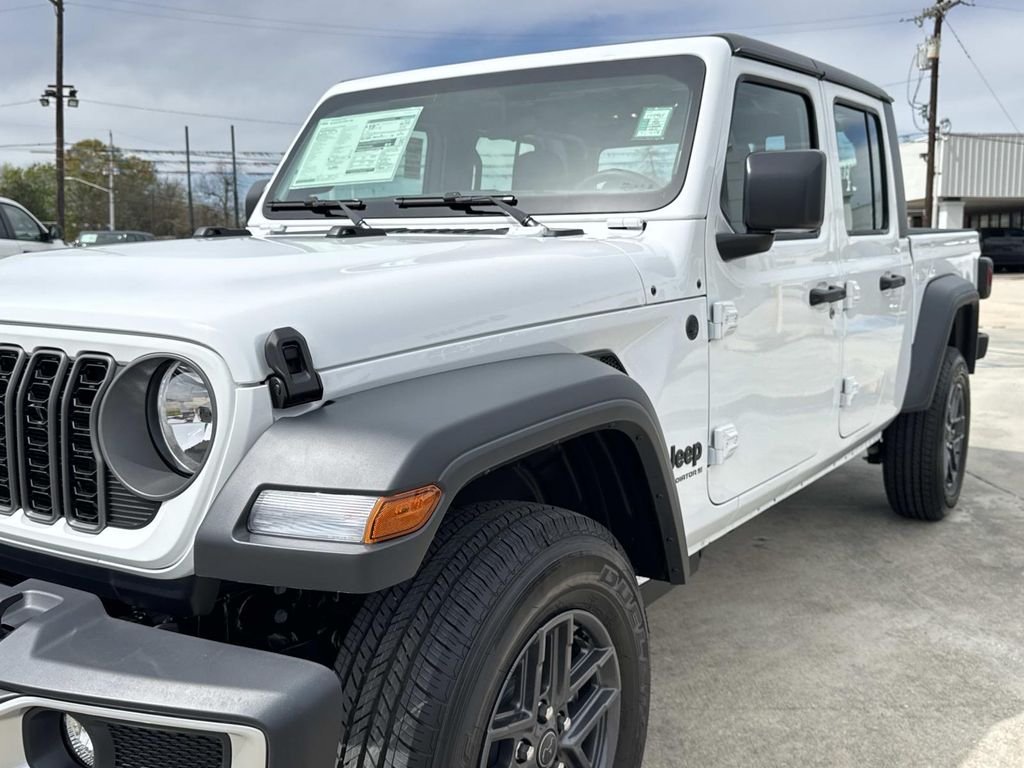 New 2026 Bright White Clear-Coat Exterior Paint Jeep Sport image 6