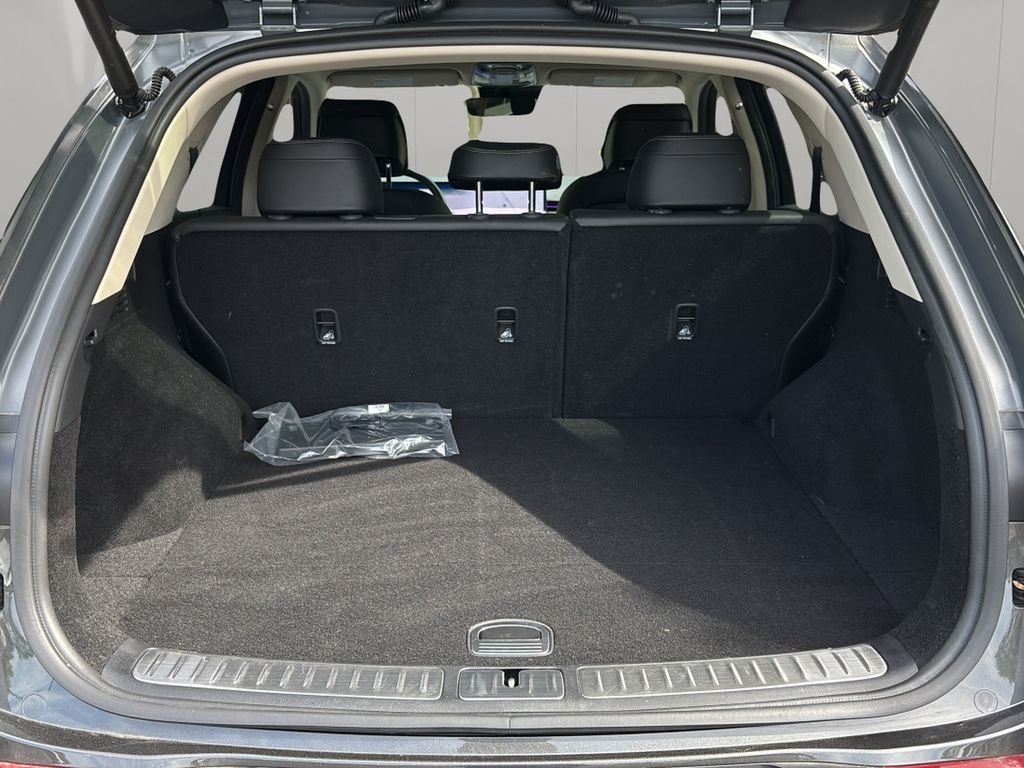 2026 GENESIS GV70 Standard - Photo 10