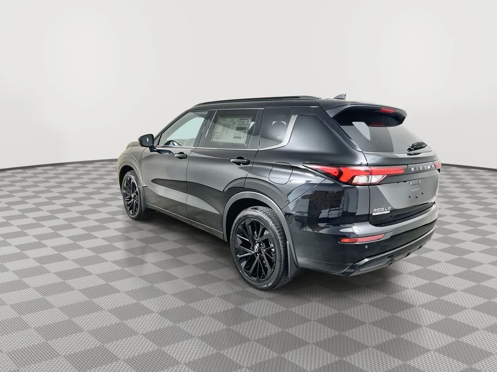 New 2026 Black Nissan Platinum image 6