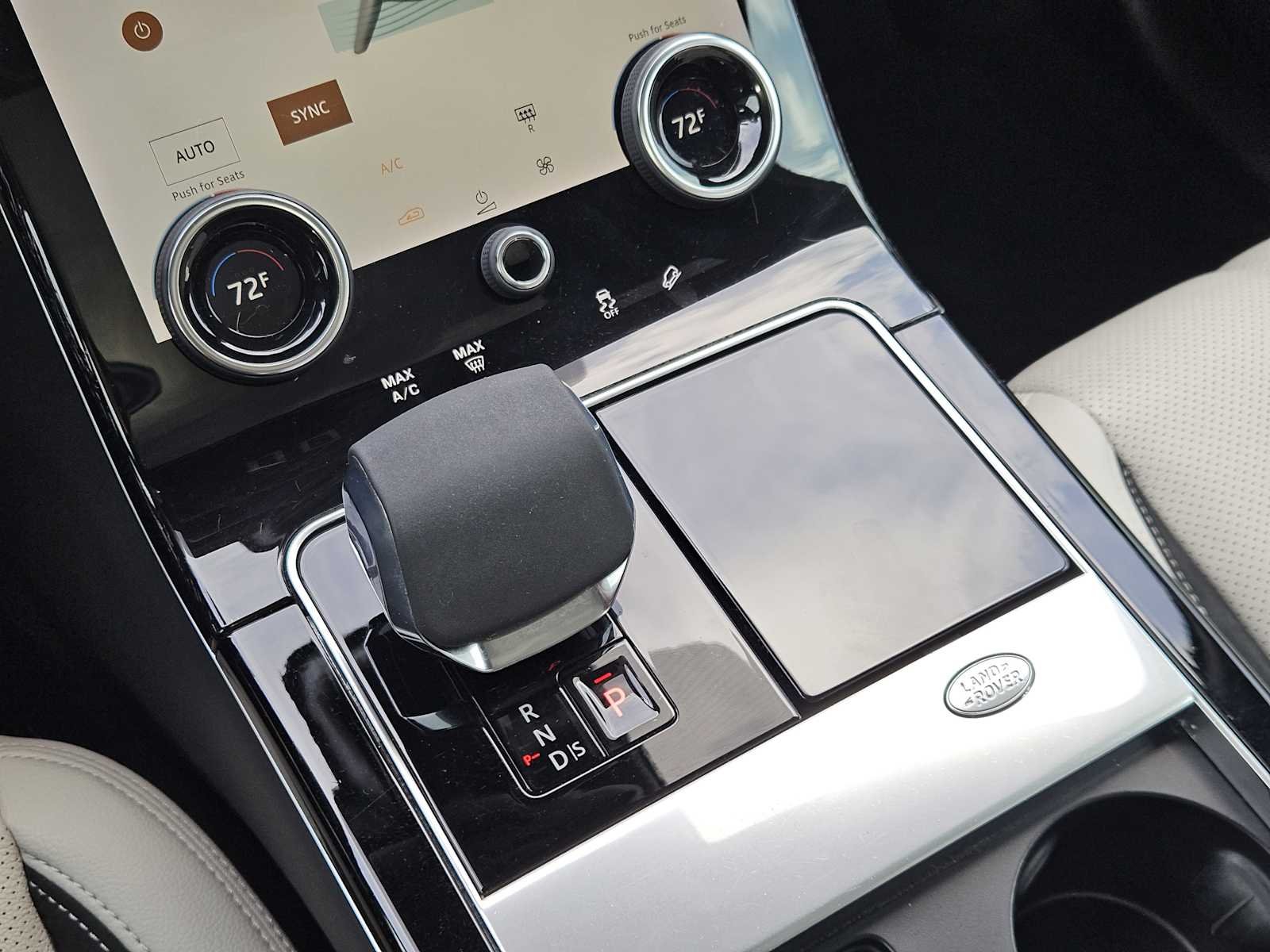 Used 2021 Eiger Grey Metallic Land Rover R-Dynamic S image 18