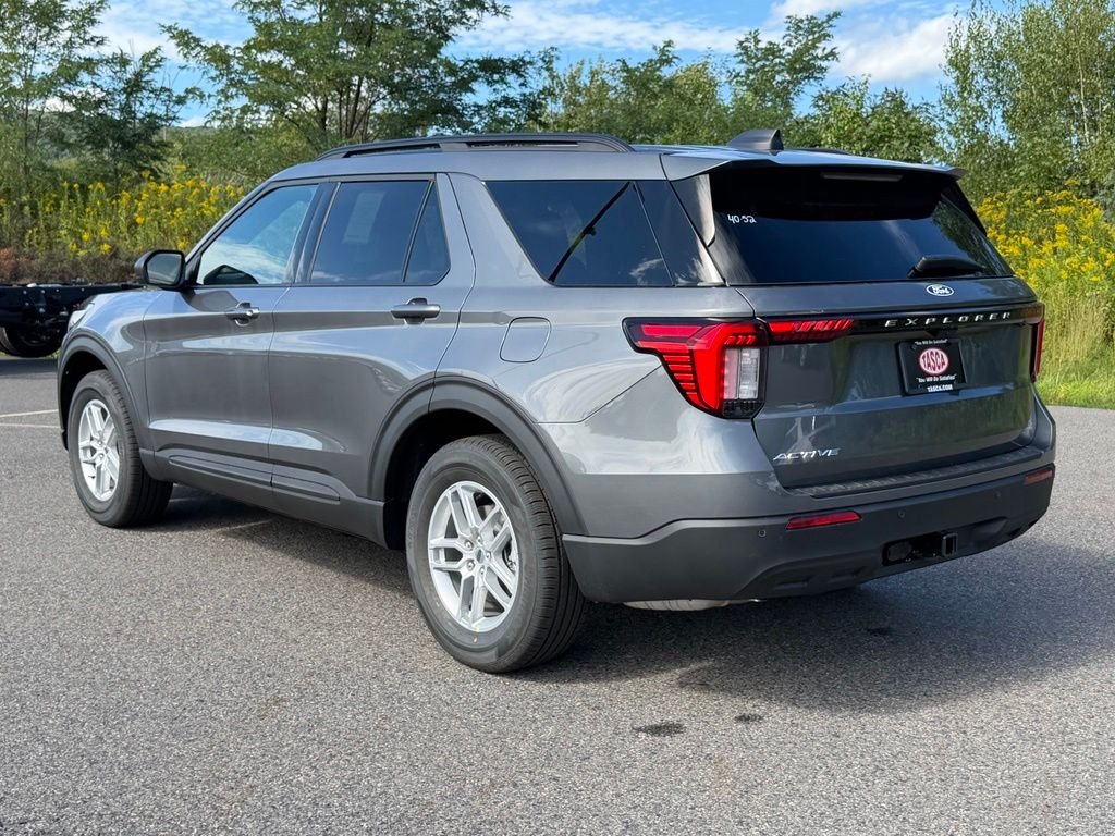 New 2027 Carbonized Gray Metallic Ford Active image 32