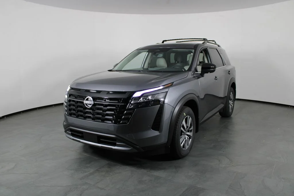 New 2026 Gun Metallic Nissan SL image 2