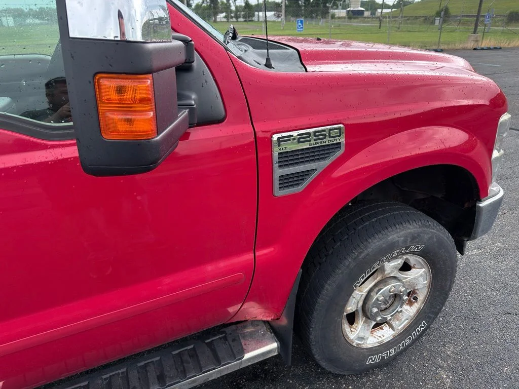 Used 2010  Ford XL image 8