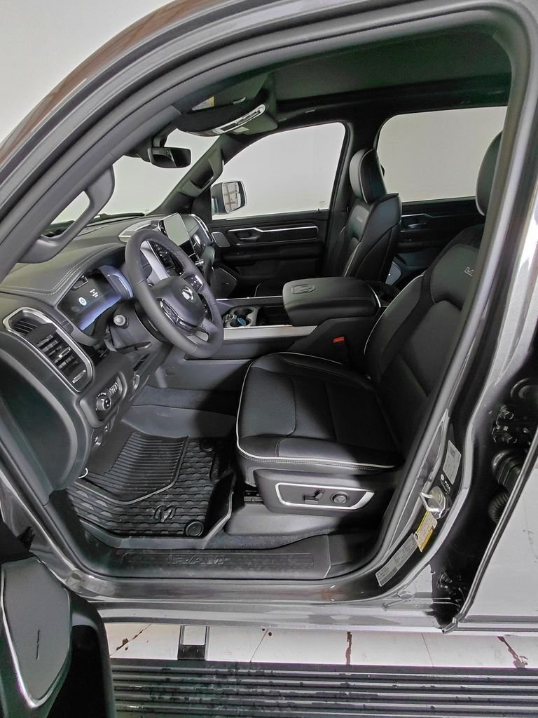 New 2026 Granite Crystal Metallic Clear-Coat Exterior Paint RAM Laramie image 10