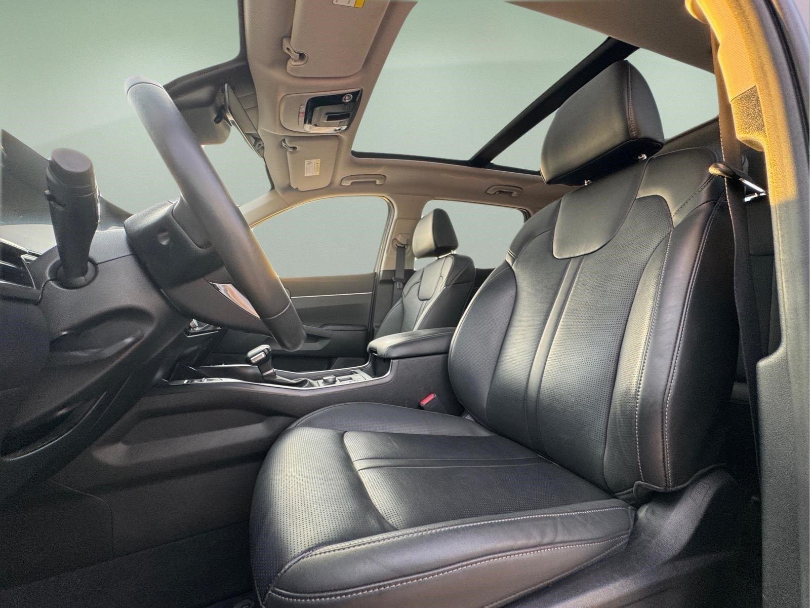 Used 2024 Wolf Gray Kia X-Line EX image 24