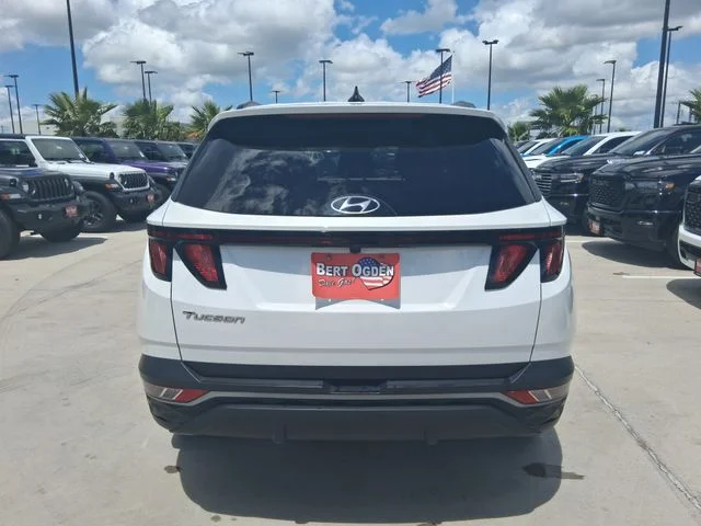 Used 2024 White Hyundai SEL image 6