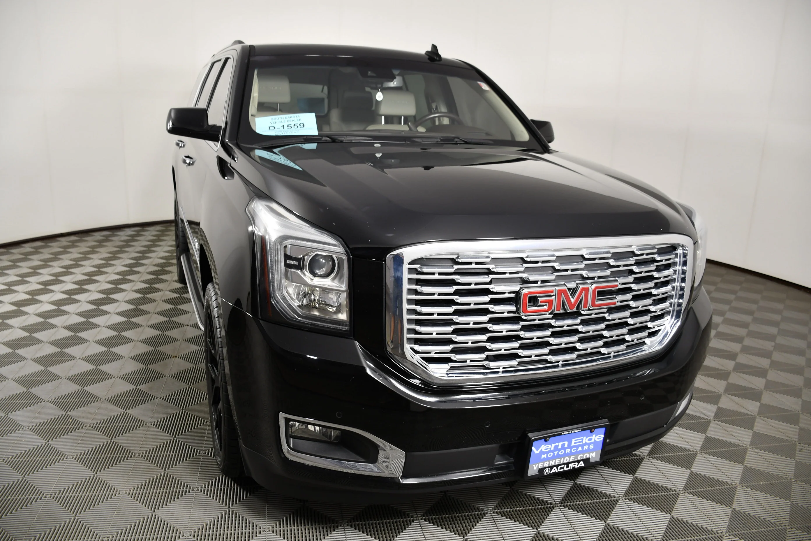 Used 2018 Onyx Black GMC Denali image 3