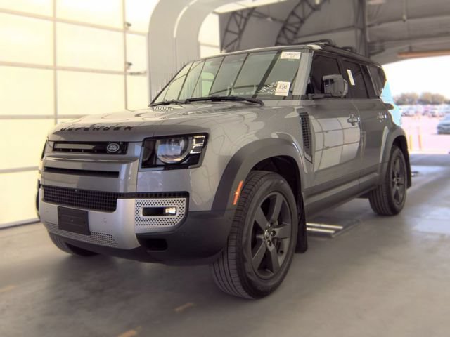 Used 2023 Silver Land Rover  image 1